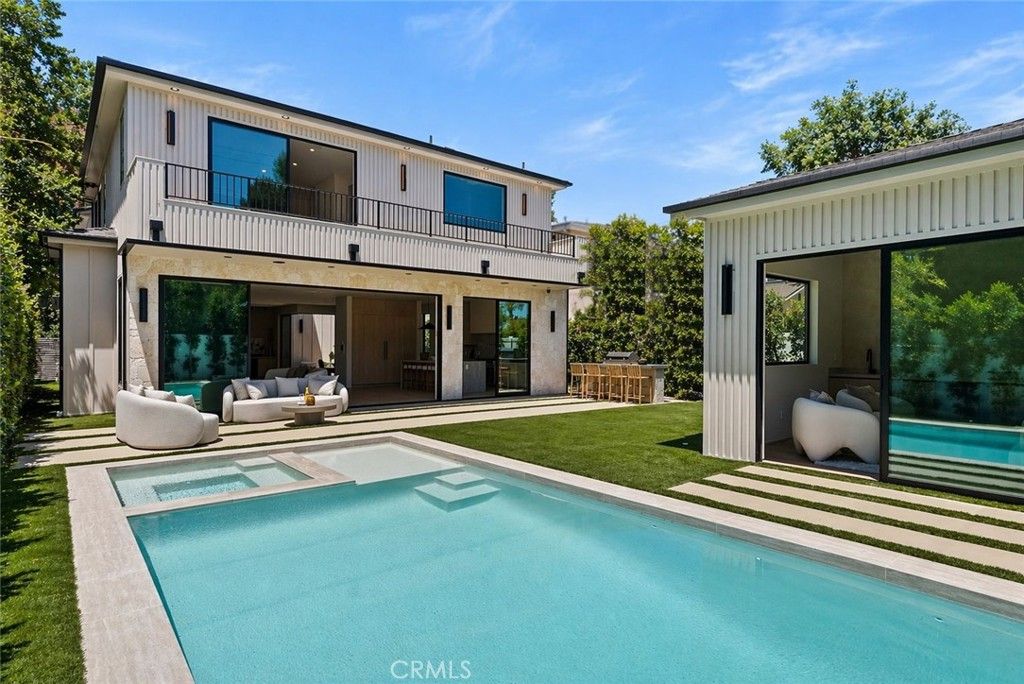 Image 52 of property listing at 14738 Otsego Street, Sherman Oaks, CA 91403