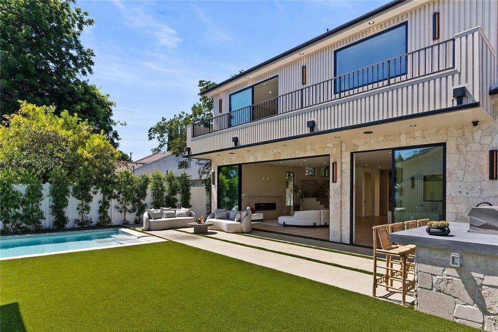 Image 53 of property listing at 14738 Otsego Street, Sherman Oaks, CA 91403