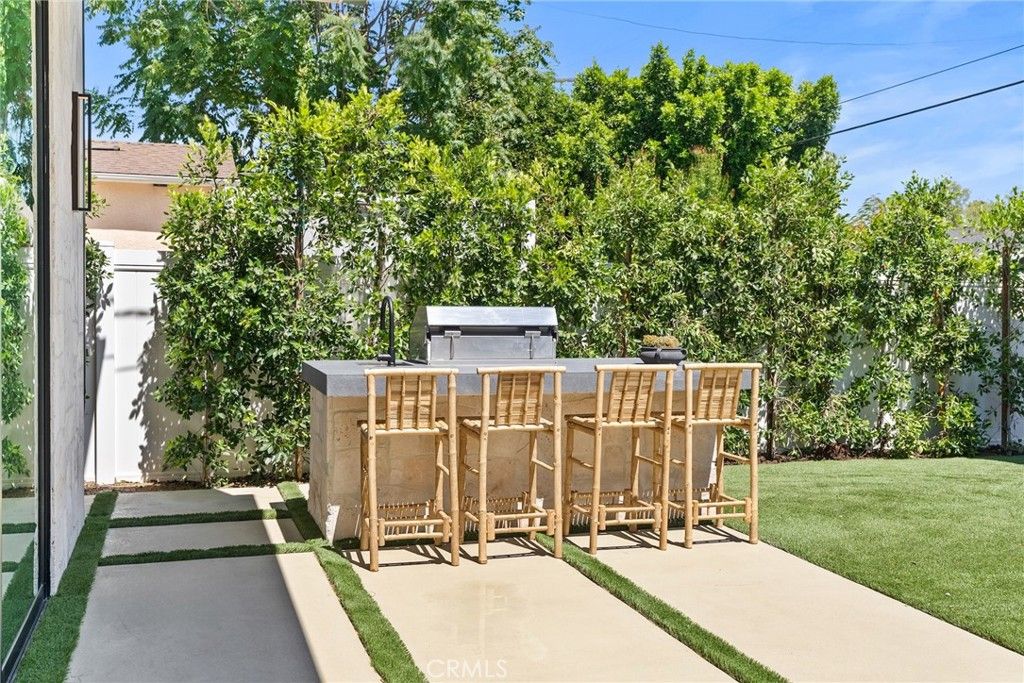 Image 54 of property listing at 14738 Otsego Street, Sherman Oaks, CA 91403