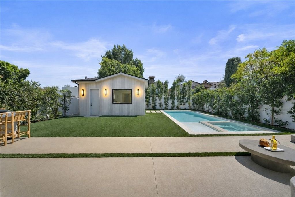 Image 55 of property listing at 14738 Otsego Street, Sherman Oaks, CA 91403