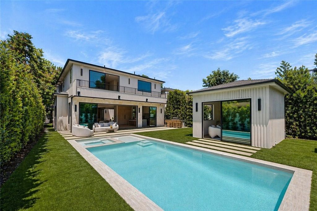 Image 56 of property listing at 14738 Otsego Street, Sherman Oaks, CA 91403