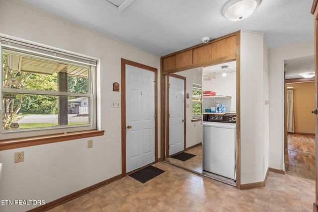 173 California Ave, Oak Ridge, TN 37830