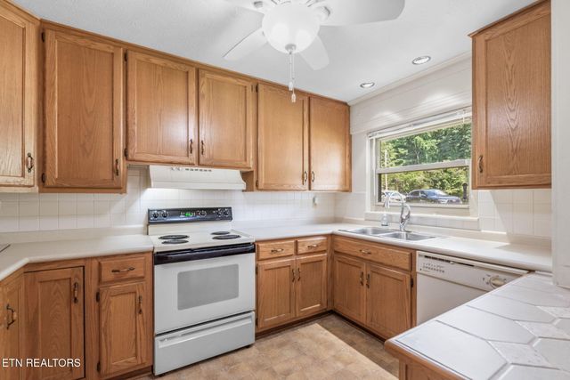 173 California Ave, Oak Ridge, TN 37830