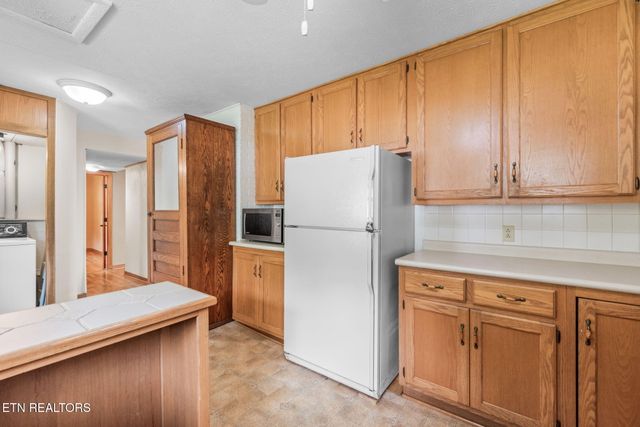 173 California Ave, Oak Ridge, TN 37830