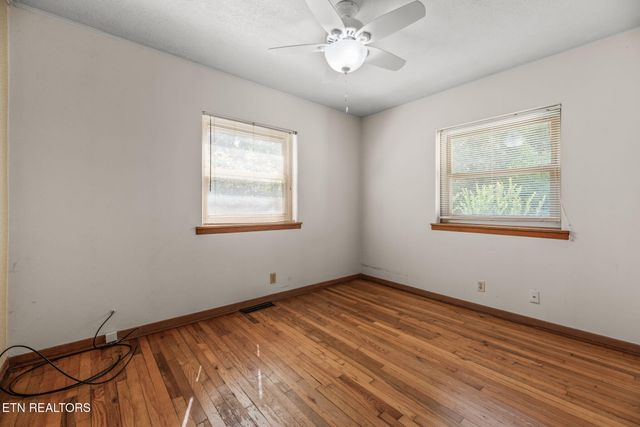173 California Ave, Oak Ridge, TN 37830