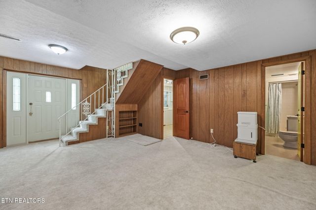173 California Ave, Oak Ridge, TN 37830