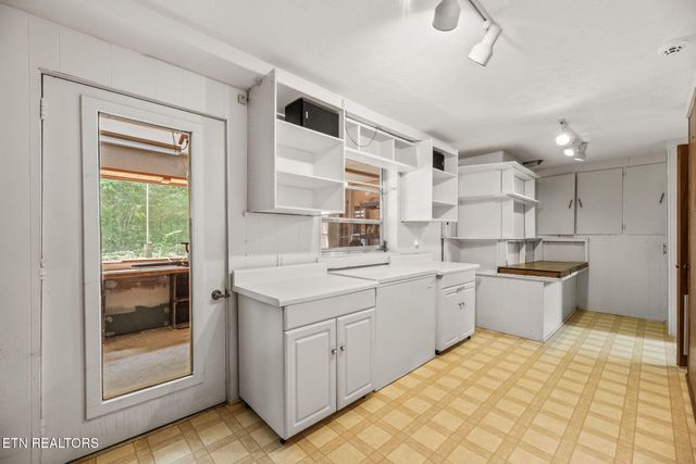 173 California Ave, Oak Ridge, TN 37830