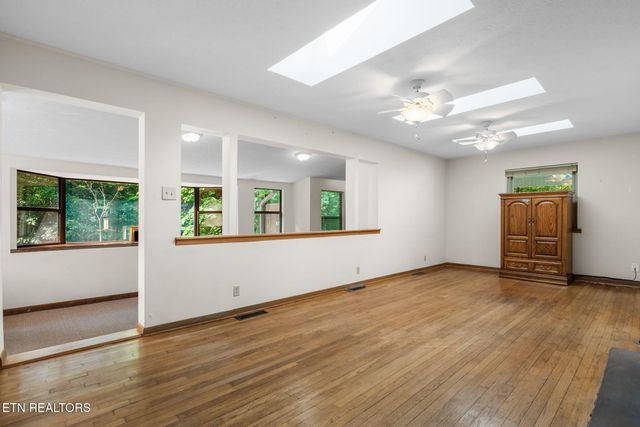 173 California Ave, Oak Ridge, TN 37830