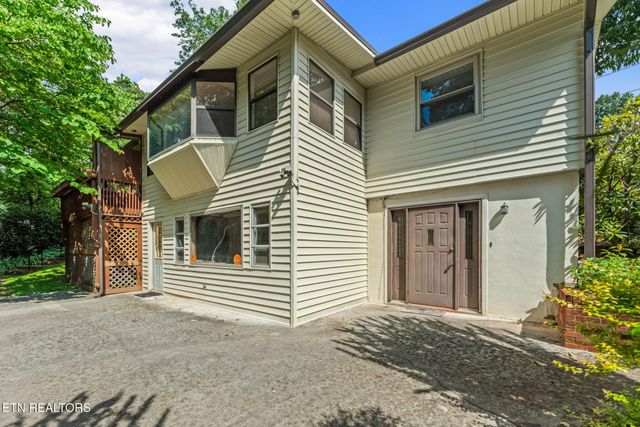 173 California Ave, Oak Ridge, TN 37830