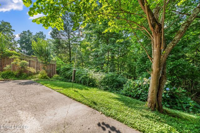 173 California Ave, Oak Ridge, TN 37830