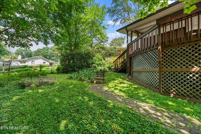 173 California Ave, Oak Ridge, TN 37830