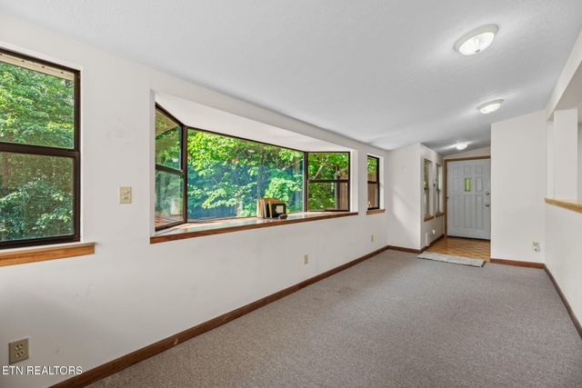 173 California Ave, Oak Ridge, TN 37830