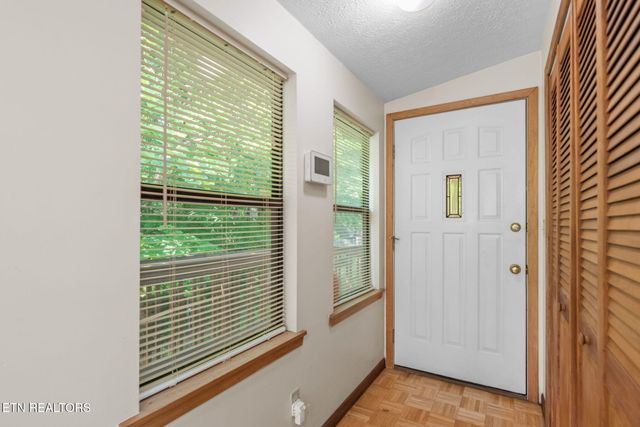 173 California Ave, Oak Ridge, TN 37830