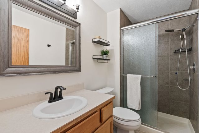 607 W Persimmon Ln, Spokane, WA 99224