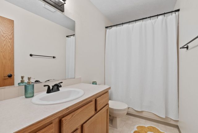 607 W Persimmon Ln, Spokane, WA 99224