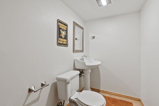 607 W Persimmon Ln, Spokane, WA 99224
