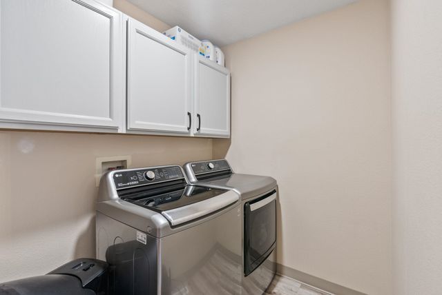 607 W Persimmon Ln, Spokane, WA 99224