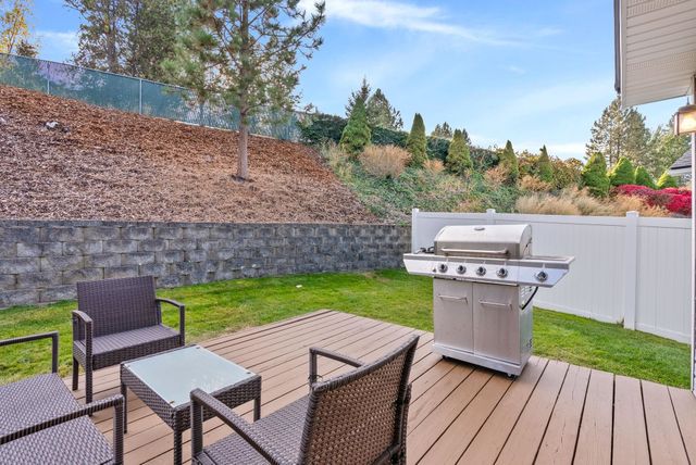 607 W Persimmon Ln, Spokane, WA 99224