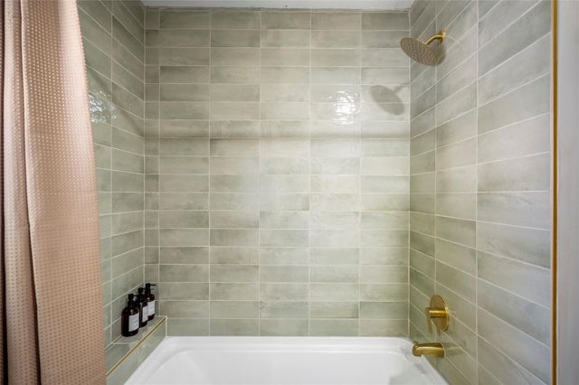 5614 Oakhaven Lane, Houston, TX 77091