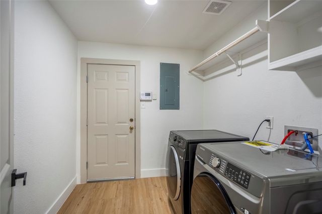 5614 Oakhaven Lane, Houston, TX 77091
