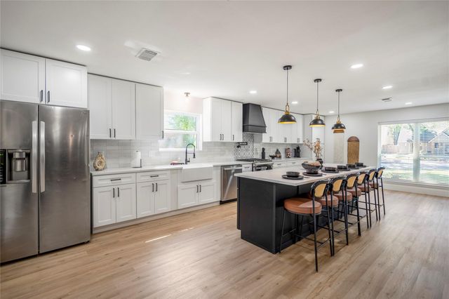 5614 Oakhaven Lane, Houston, TX 77091