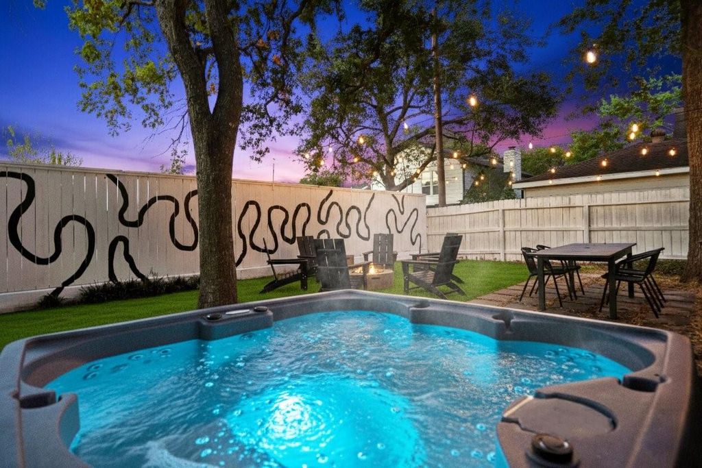 5614 Oakhaven Lane, Houston, TX 77091