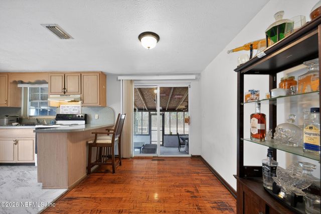 8834 CAMPHOR Drive, Jacksonville, FL 32208