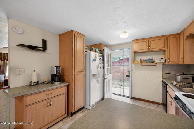 8834 CAMPHOR Drive, Jacksonville, FL 32208