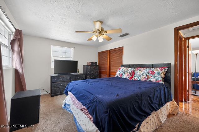 8834 CAMPHOR Drive, Jacksonville, FL 32208