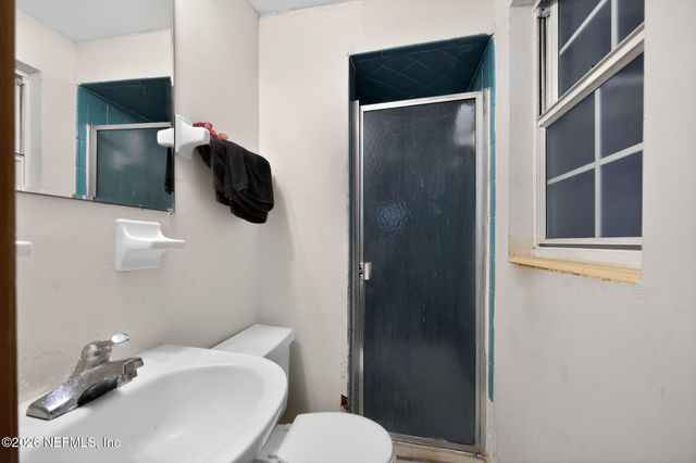 8834 CAMPHOR Drive, Jacksonville, FL 32208