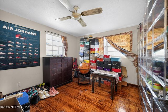 8834 CAMPHOR Drive, Jacksonville, FL 32208