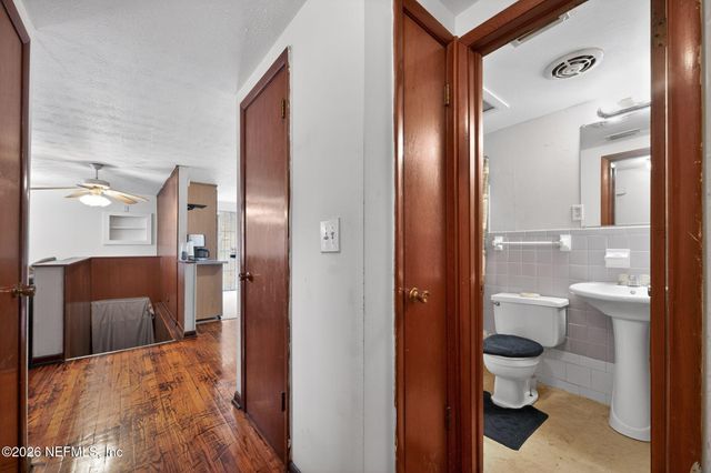 8834 CAMPHOR Drive, Jacksonville, FL 32208