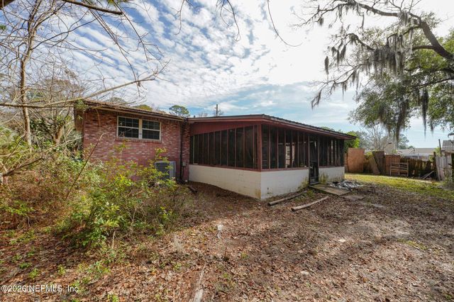 8834 CAMPHOR Drive, Jacksonville, FL 32208