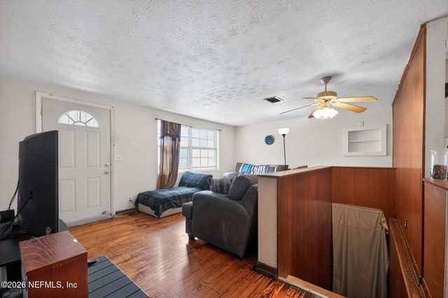 8834 CAMPHOR Drive, Jacksonville, FL 32208