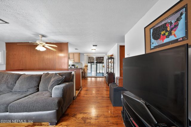 8834 CAMPHOR Drive, Jacksonville, FL 32208