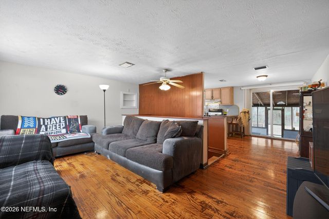 8834 CAMPHOR Drive, Jacksonville, FL 32208