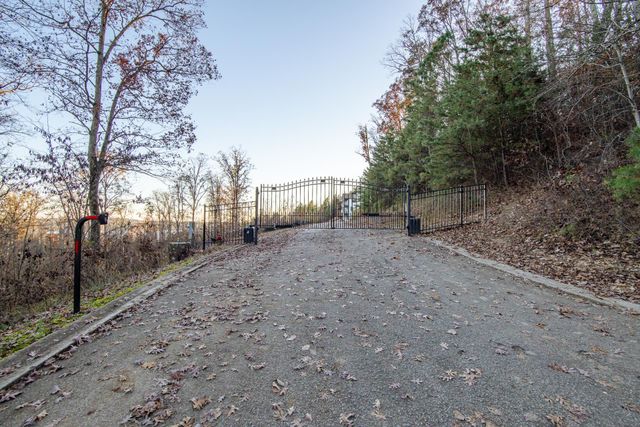 357 HIGH POINTE DR, Savannah, TN 38372