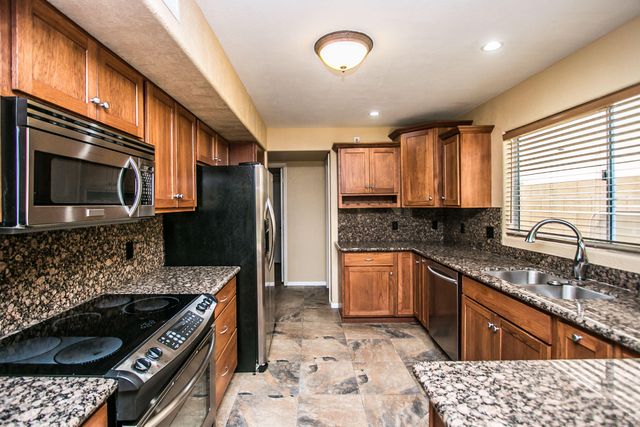 17418 N 46th Place, Phoenix, AZ 85032