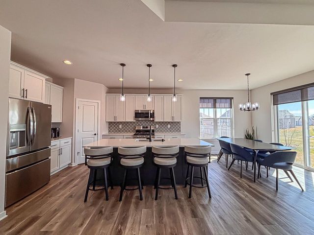 1345 Goldenrod WAY, Oconomowoc, WI 53066