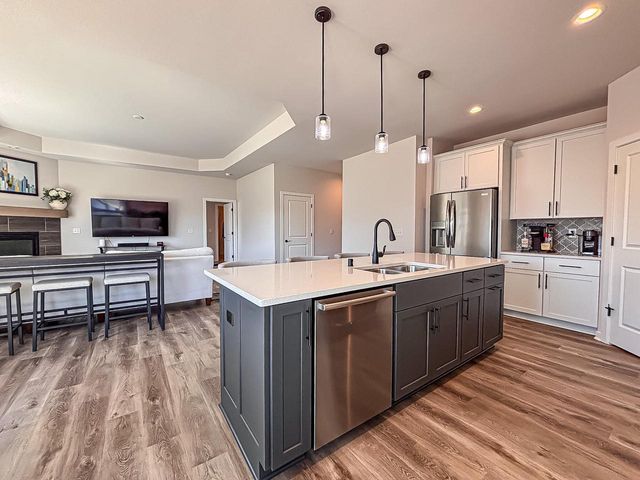 1345 Goldenrod WAY, Oconomowoc, WI 53066