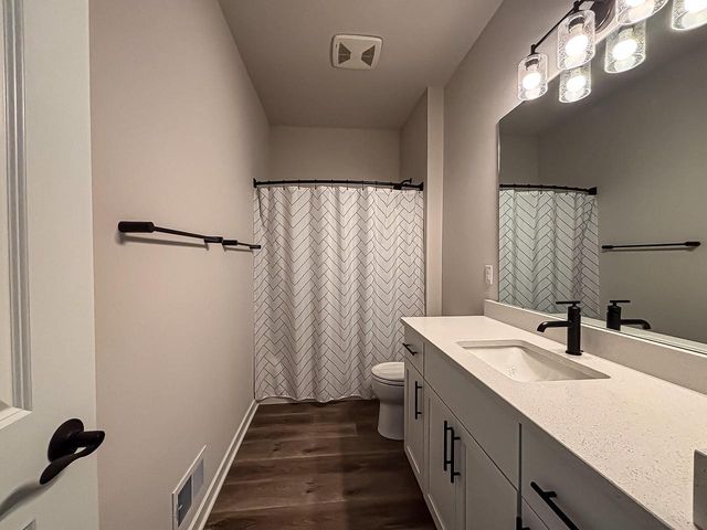 1345 Goldenrod WAY, Oconomowoc, WI 53066