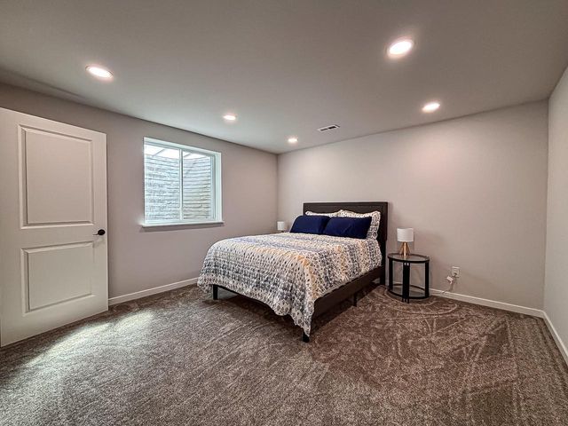 1345 Goldenrod WAY, Oconomowoc, WI 53066