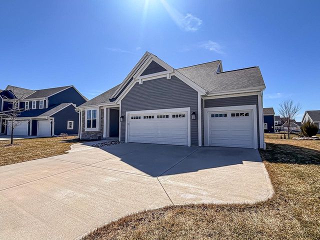 1345 Goldenrod WAY, Oconomowoc, WI 53066