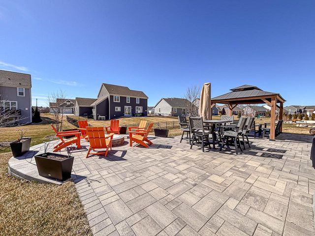 1345 Goldenrod WAY, Oconomowoc, WI 53066