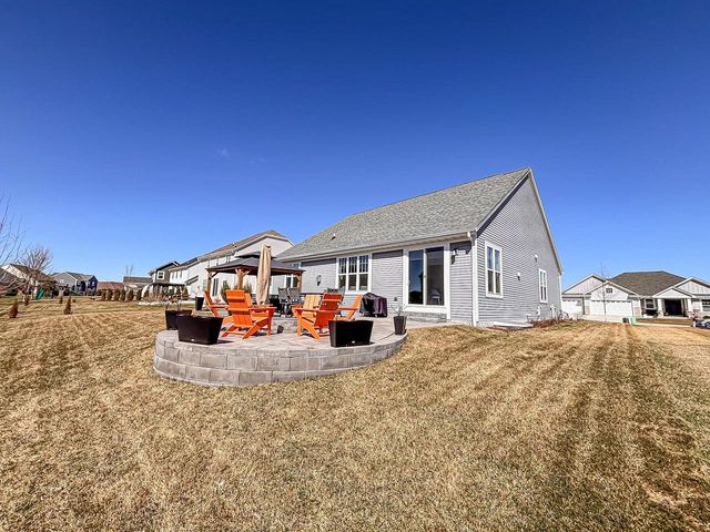 1345 Goldenrod WAY, Oconomowoc, WI 53066