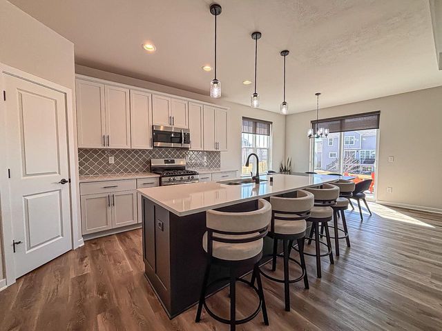 1345 Goldenrod WAY, Oconomowoc, WI 53066