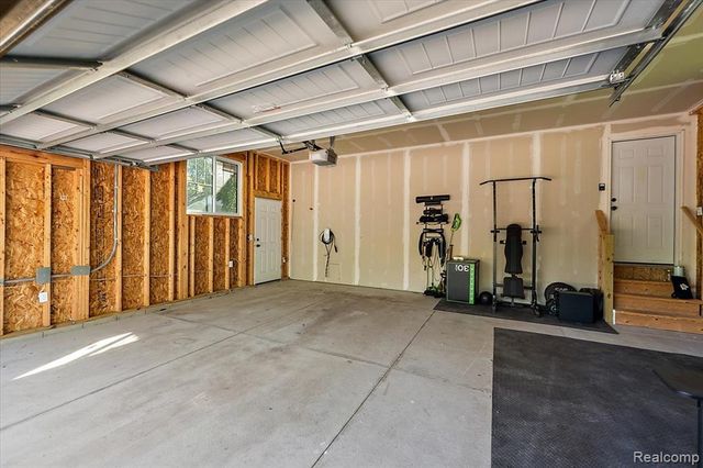 5150 Cheyenne Avenue, Waterford, MI 48327