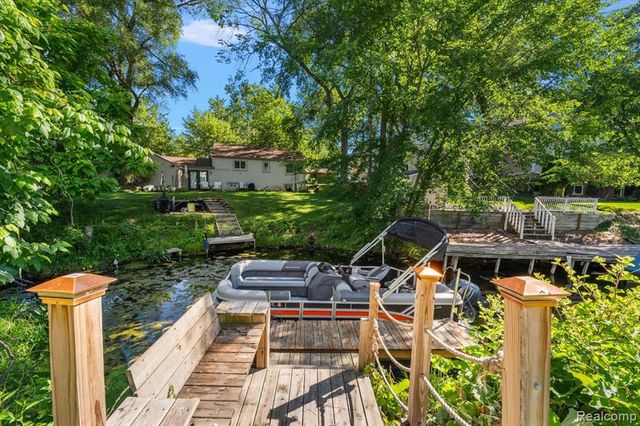 5150 Cheyenne Avenue, Waterford, MI 48327