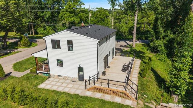 5150 Cheyenne Avenue, Waterford, MI 48327