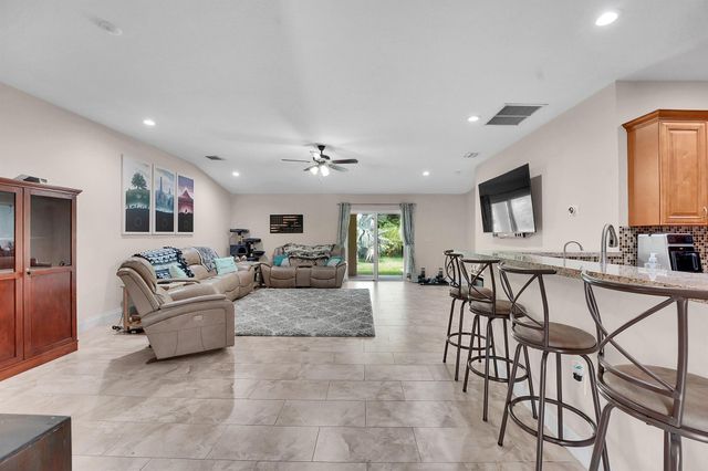 6412 Las Palmas Way, Port St Lucie, FL 34952